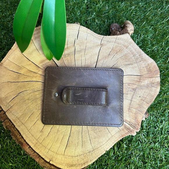 Frye
Logan Money Clip Card Case new 
$98 
Color Slate
Frye
$98.00 - Picture 10 of 12